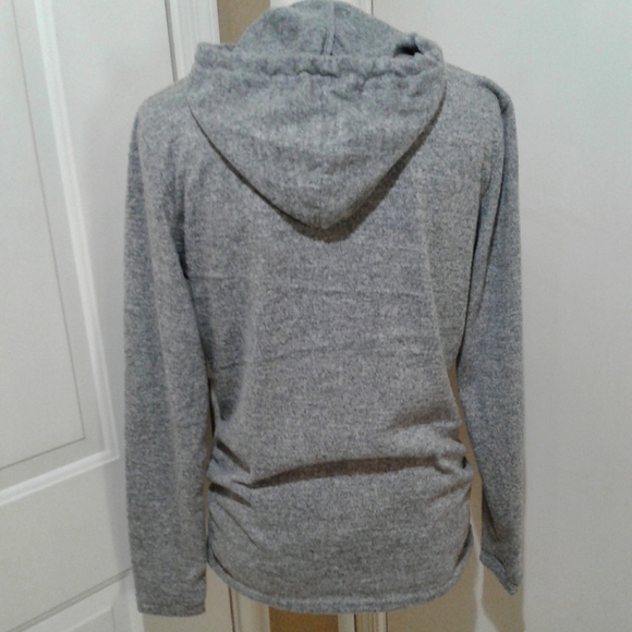 🌺 Like New Violet & Ruby Gray Maternity Hoodie - Picture 4 of 9